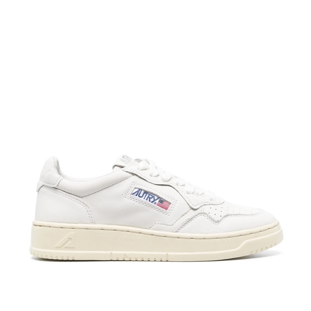Autry Medalist Low Sneaker (Women)